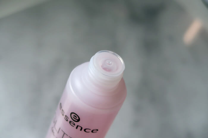 Essence glitter in the air nail polish remover