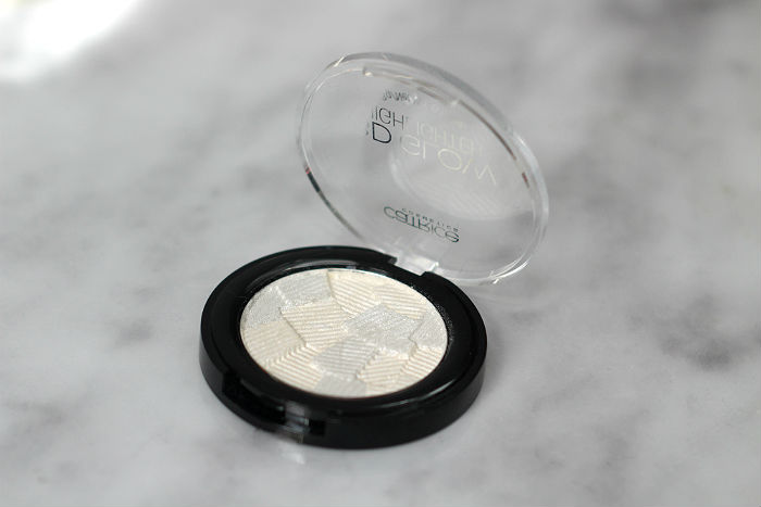 catrice 3d glow highlighter icy glaze 3