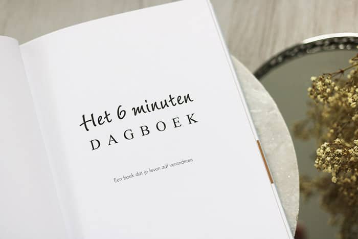 Het 6 minuten dagboek om elke dag herinneringen op te schrijven