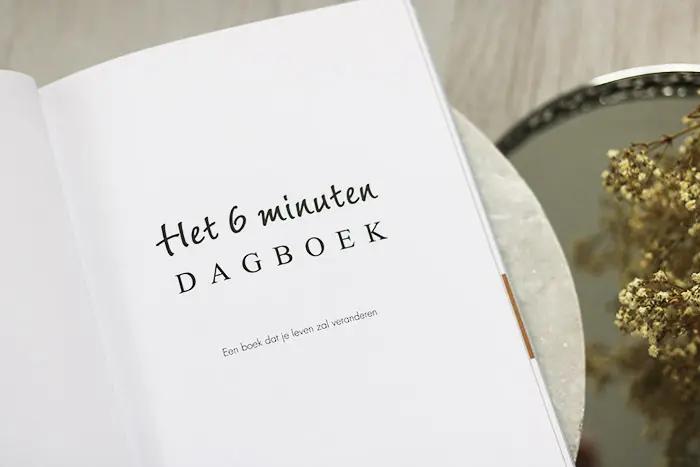 Het 6 minuten dagboek om elke dag herinneringen op te schrijven