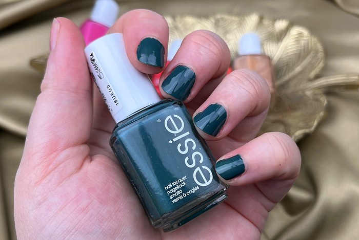 essie 817 lucite of reality